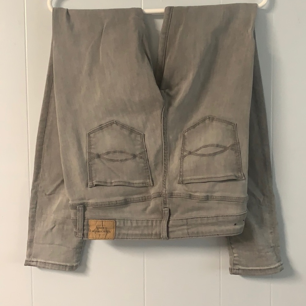 NWOT Gray Abercrombie and Fitch